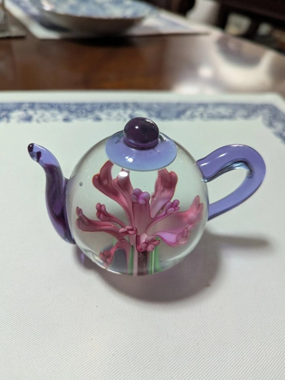 Dynasty Gallery Heirloom TEA POT ART GLASS FIGURINE Purple Clear Pink Flowers